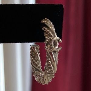 CHANEL hoop earrings in twist design SHW